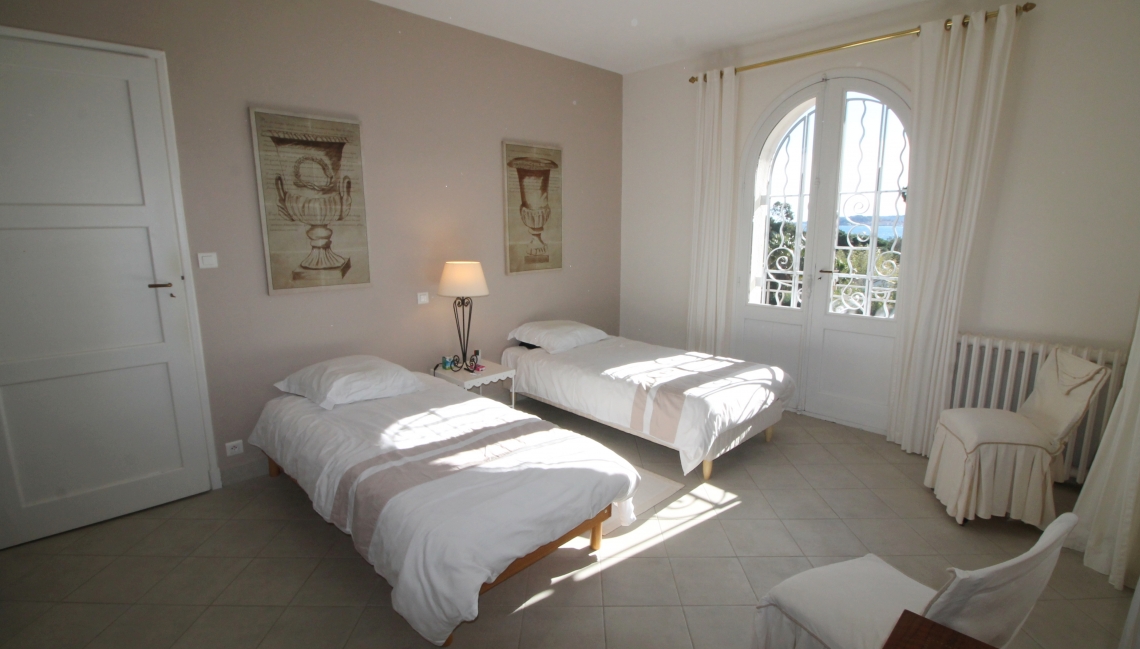 Chambre 1 Villa Bouvreuil Beauvallon Properties