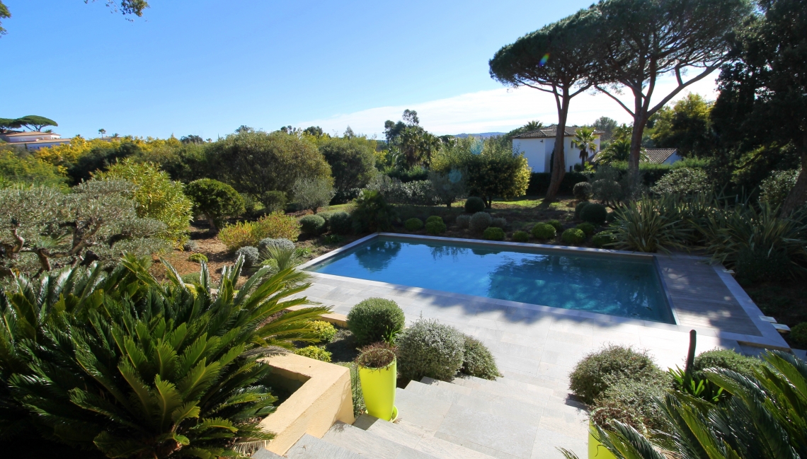 Vue Villa Bouvreuil Beauvallon Properties
