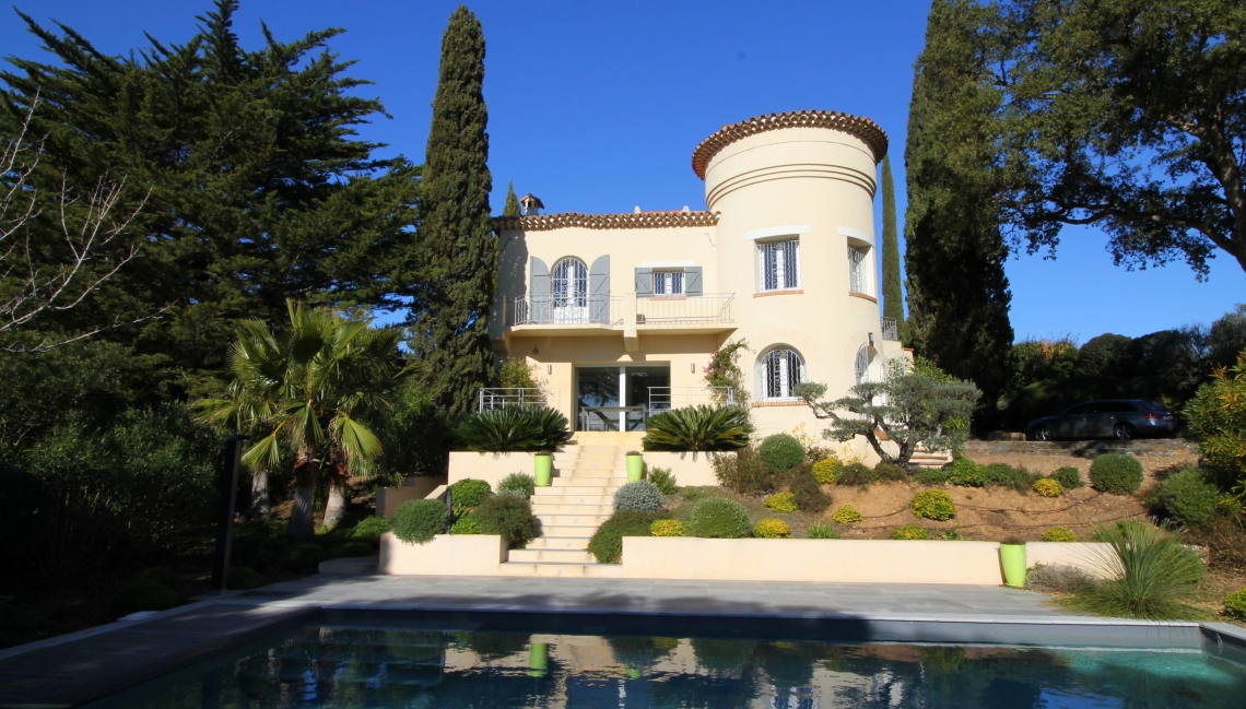 Façade Villa Bouvreuil Beauvallon Properties