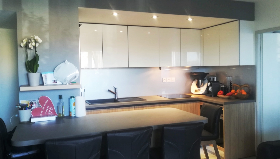 Cuisine Appartement Détente Beauvallon Properties