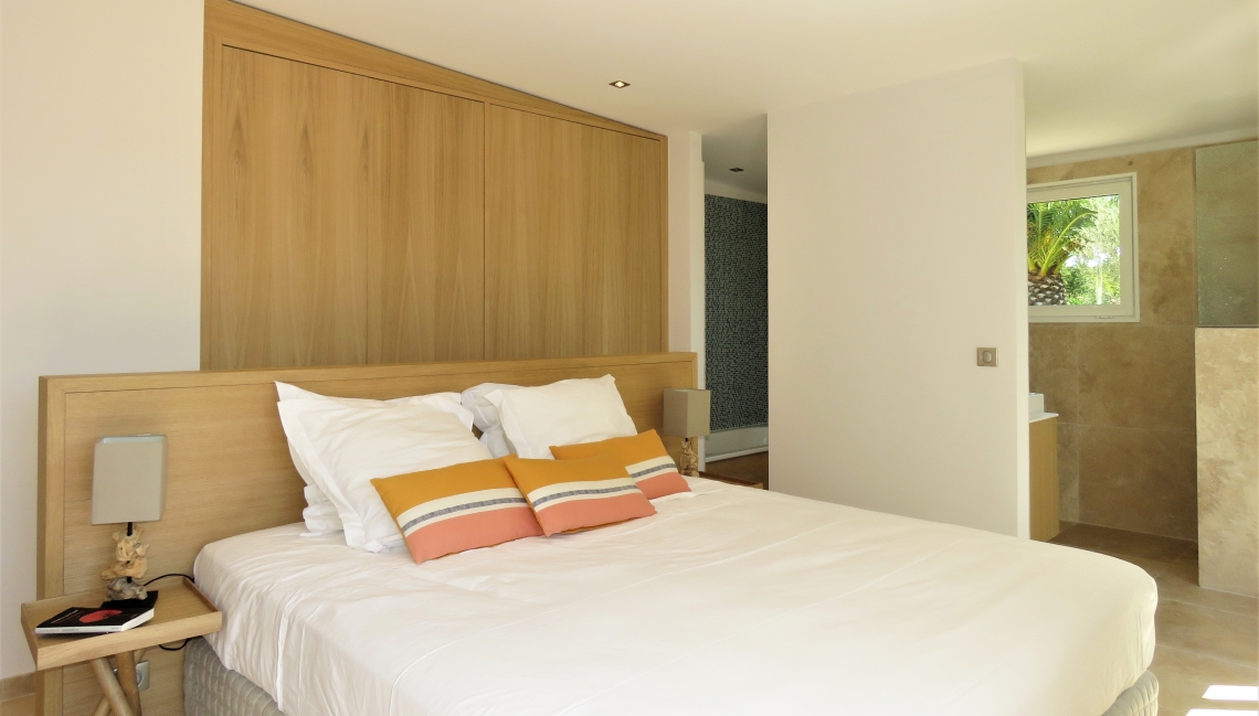 Chambre parentale Villa Bergeronnette Beauvallon Properties