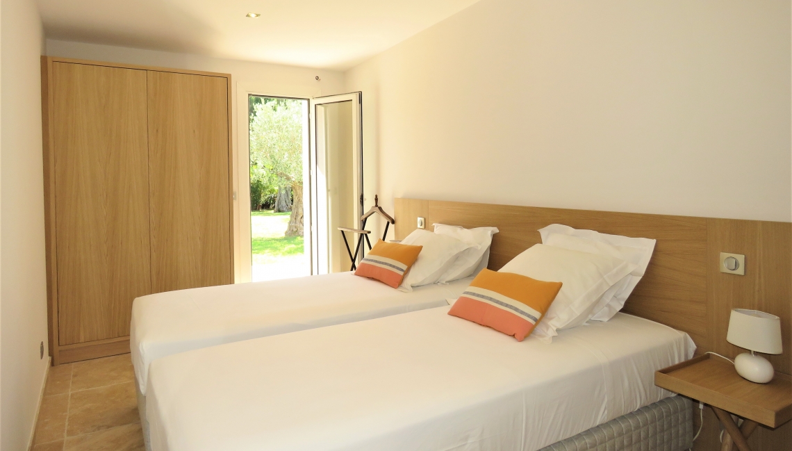 Chambre 2 Villa Bergeronnette Beauvallon Properties