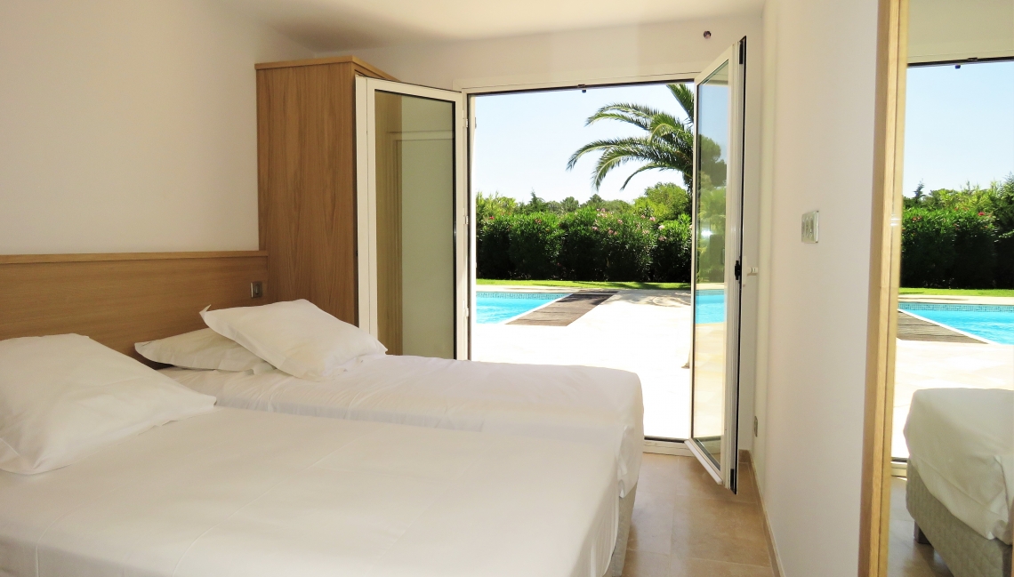 Chambre 1 Villa Bergeronnette Beauvallon Properties